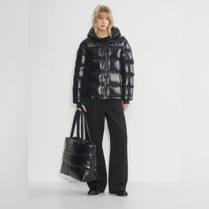 Aritzia The Super Puff Hi-Gloss in Black Size S